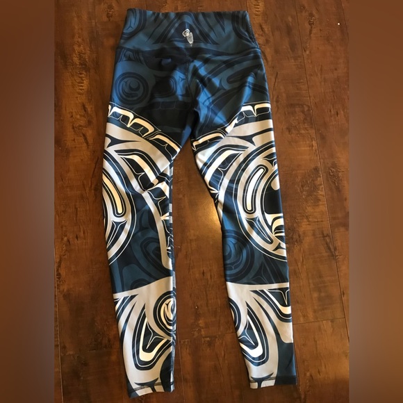 NWOT Nominou Wolf and Moon Navy Athleisure Leggings size XS - Picture 4 of 8